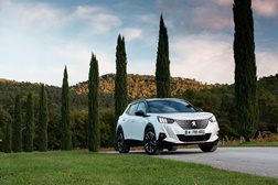 Do Peugeot VLV ao novo Peugeot e-2008 - Uma saga de uma revolução elétrica