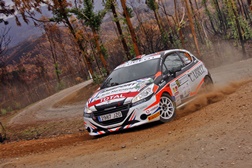 Hugo Lopes em bom plano no Rallye Casinos do Algarve - Ao volante de um Peugeot 208 R2