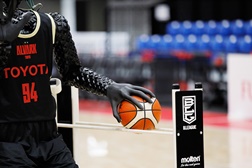 CUE o Robot basquetebolista da Toyota - Recorre a Inteligência Artificial 