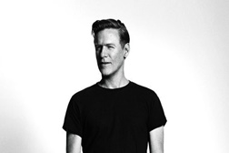 Bryan Adams lança novo álbum a 16 de Outubro