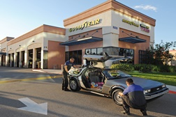 DeLorean de regresso ao futuro montava pneus Goodyear - DeLorean DMC-12