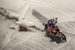 Sam Sunderland o mais rápido nas dunas de Pisco