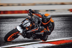 EICMA 2019 – KTM 890 Duke R