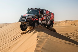 Tecnologia TPMS da Goodyear decisiva na vitória da equipa de Rooy no Dakar  - Processo de controlo do estado dos pneus do camião da equipa