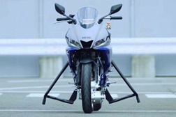 Yamaha demonstra o AMSAS - Um sistema de auto-equilibrio para motos