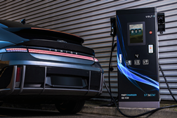 Já é possível pagar com cartão bancário em carregadores de veículos elétricos - Volt-E antecipa mudanças regulatórias com integração de TPA