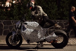 A radical elétrica RMK E2 vai mesmo ser fabricada!