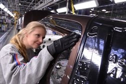 Fábrica de Mulhouse da PSA Peugeot Citroën cria um turno de fim-de-semana  e contrata 750 trabalhadores temporários 