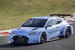 Hyundai inicia teste de pista do Veloster N ETCR - Na marca este é 1º carro de corrida movido com energia elétrica