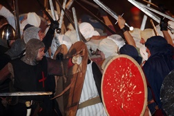 Viagem Medieval recruta Homens de Armas e Artistas Circenses