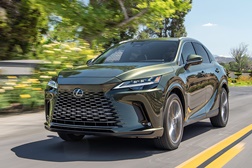 LEXUS RX: vá mais além com o novo híbrido plug-in RX 450h+ - Eficiência na gestão de combustível e das emissões 