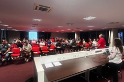 Comissários de pista em formação   - 30 novos elementos receberam formação no AIA