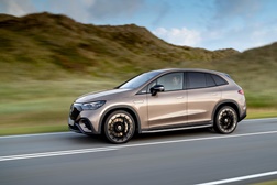 EQE SUV da Mercedes-EQ e Mercedes-AMG com encomendas abertas - Muita tecnologia integrada no luxo automóvel