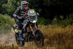 Aprilia e Cerruti vencem campeonato italiano de Moto Rallys