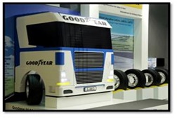 Camião LEGO da Goodyear leiloado por 6050 euros