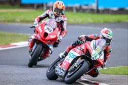 Northwest 200 2024 - Irwin faz história ao sol - Hat-trick de vitórias