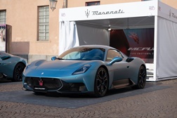 Mcpura conquista o público no Salão do Automóvel de Turim - Estreia italiana do Maserati MCPURA