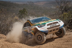 Carros da Equipe Mitsubishi Petrobras terminam o 1º dia da etapa maratona na frente