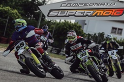 Supermoto e Velocidade 2020 animam Kartódromo de Baltar