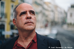 Rodrigo Leão apresenta novo single "A Valsa da Petra"
