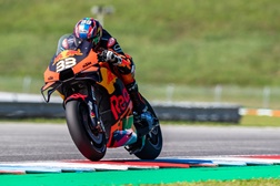 MotoGP Rep. Checa – Binder histórico oferece à KTM a primeira vitória