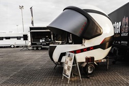 Capacete gigante da NEXX percorre mais de 25 mil quilómetros pela Europa em nova iniciativa