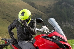 Novo capacete modular Caberg LEVO