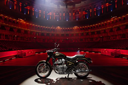 Royal Enfield e Royal Albert Hall criam homenagem artística à nova Royal Enfield Bullet 650