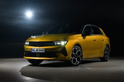 Novo Opel Astra com Intelli-Lux LED® Pixel light - Sistema topo de gama de iluminação
