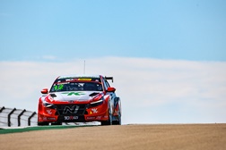 Hyundai conquista vitórias em Espanha e Portugal - Em destaque o Elantra N TCR e i20 N Rally2