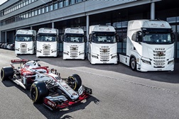 Parceira Iveco e Alfa Romeo Racing ORLEN - Entrega de 5 camiões S-WAY para a frota logística da equipa