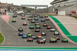 Páscoa com ação em pista pelo Algarve - Caterham animam próximo fim-de-semana no AIA  (Sexta e Sábado)