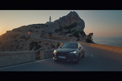 CUPRA lança Formentor com a atriz Nathalie Emmanuel do “Game of Thrones - E também o rapper Loyle Carner na estreia mundial da campanha de lançamento Formentor 