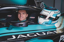 Fórmula E: Jaguar apresenta novo carro i-Type 4 - Confirma também o segundo piloto da equipa - James Calado 