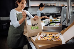 Uber Eats celebra 4 anos com mais de 90 cidades em Portugal 