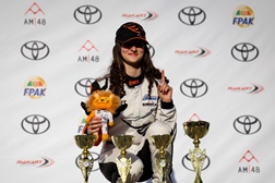 Gabriela Teixeira Faz História e Conquista Título Nacional de Karting aos 13 Anos - É a primeira piloto feminina a vencer o torneio