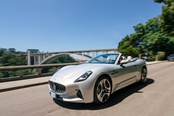 Maserati apresenta o Grancabrio Folgore em Portugal - É o primeiro descapotável 100% elétrico no segmento de luxo