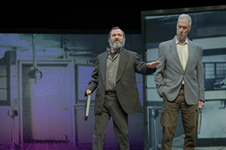 Palminha Dentada regressa ao Teatro Carlos Alberto  - Com “ficção distópica” sobre o 25 de Abril