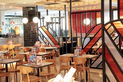 Pizza Hut reabre o icónico restaurante de Gaia com nova experiência digital