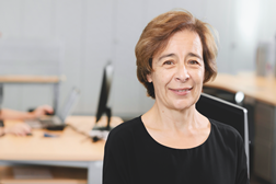 Ana Seguro é a nova diretora de vendas da Renault Portugal - Anteriormente Diretora de Vendas da RCI Bank & Services