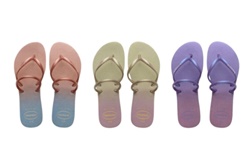 As novas e improváveis Havaianas com 2 tiras que são um sucesso