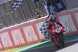 SBK Jerez – Scott Redding e Rea vencem, mas é o piloto Ducati que já é líder