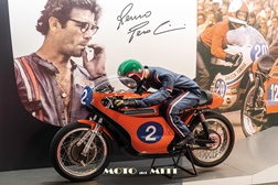 Moto dei Miti honrou Pasolini - Filho recebeu troféu