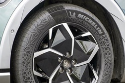 Primeiros pneus do mundo contendo 45% e 58% de materiais sustentáveis - Michelin recebe prémio ambiental para os pneus aprovados para uso rodoviário