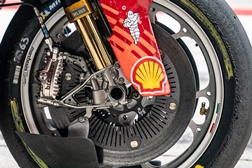 A ciência da travagem: como a Brembo domina o Paddock de MotoGP