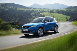 Arona um automóvel, infinitas possibilidades - Seat Arona Xperience conectado e robusto