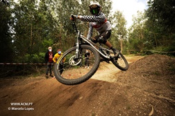 Pedro Fernandes e Ana Leite triunfaram no DHI da Penha - Guimarães - BTT Downhill