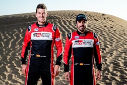 Toyota Gazoo Racing AS com quatro Hilux no Dakar 2020 - Um delas pilotada por Fernando Alonso com o navegador Marc Coma