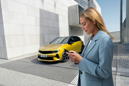 OpelConnect integra três novos pacotes de serviços fáceis de utilizar - São 3 pacotes OpelConnect: Connect ONE, Connect PLUS e Connect PREMIUM