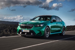 BMW M5 inaugura nova era com sistema híbrido plug-in - Potência de 727cv e 1 000 Nm de binário
